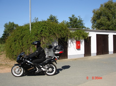 John uden Birgit - hun ville hellere køre Harley John uden Birgit - hun ville hellere køre Harley